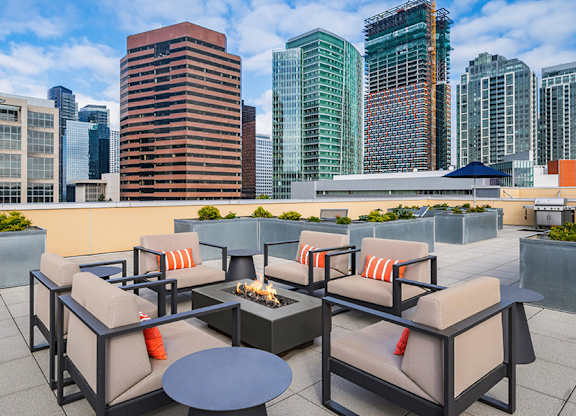 Downtown Bellevue apartments for rent near Microsoft - Metro 112 Apartments - rooftop