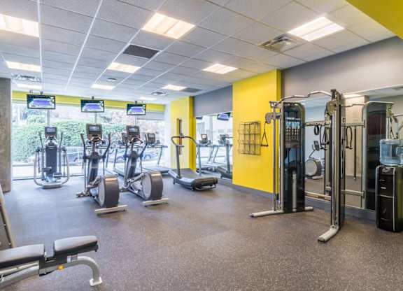 Metro 112 Apartments in Bellevue - Strength Room
