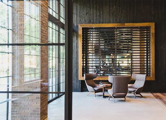 Apartments for rent in Atlanta, GA | Vinings Lofts and Apartments | lobby seating area