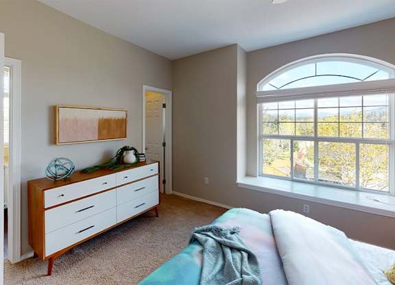Apartments for rent in Sammamish WA - Boulder Creek built in bench seating arched windows