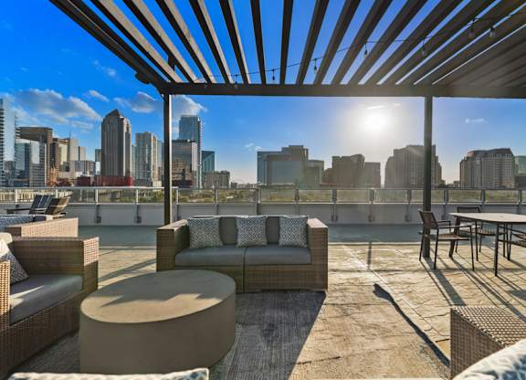 Stella Apartments for Rent in Uptown Dallas - Rooftop