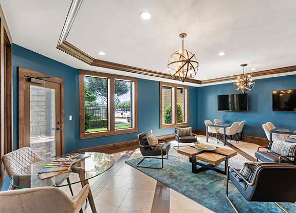 StoneLedge Apartments - Cyber lounge and media center - Grapevine ISD Apartments