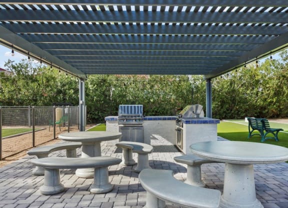 Del Sol Apartments Courtyard with BBQ's and Covered Picnic Tables