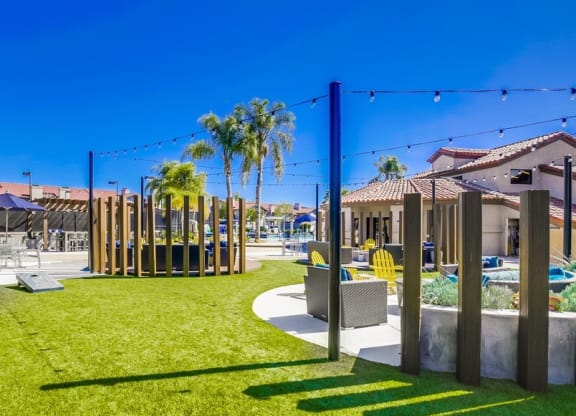 Stylish Patio Furniture at Vista Promenade Apartments, California