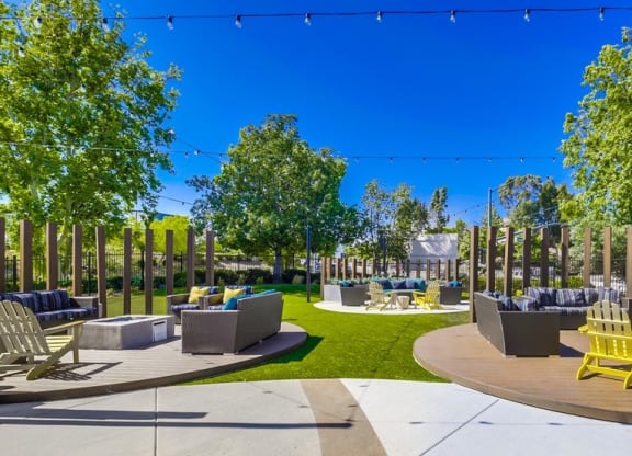Modern Courtyard with Stylish Patio Furniture at Vista Promenade Apartments, Temecula, CA