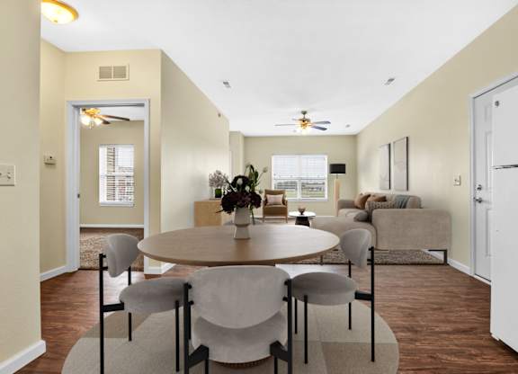 Dining Room at Deer Valley Apartments, Silvis, IL