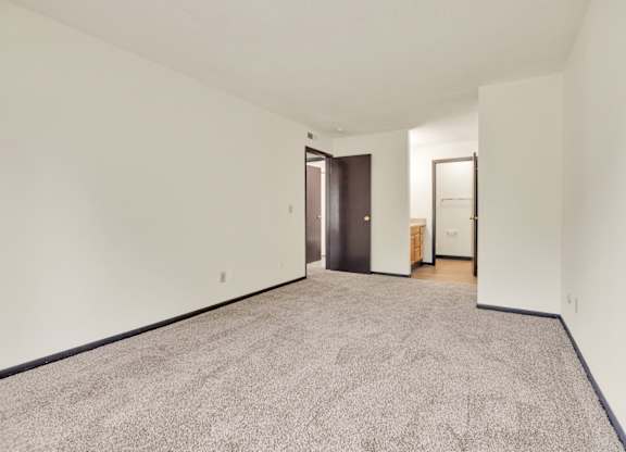 Carpeting In Bedrooms at Indian Ridge Apartments, Davenport, IA
