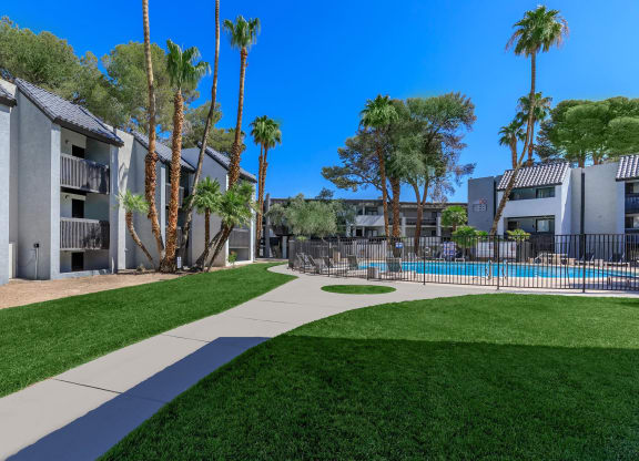courtyard and pool at Evoq Apartment Homes, Las Vegas  