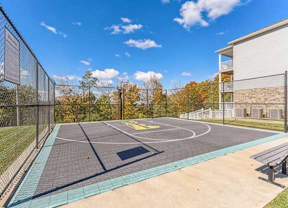 the basketball court at the preserve at ballantyne commons apartments