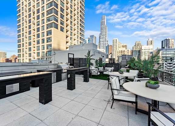 Common area view roof top at Chateau on Wells, Chicago