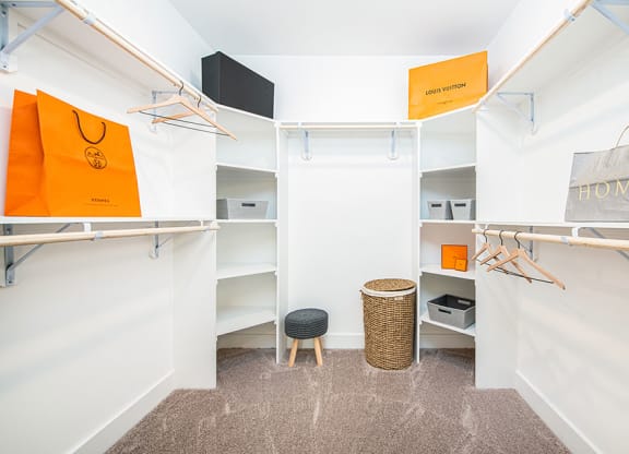 walk in custom closet
