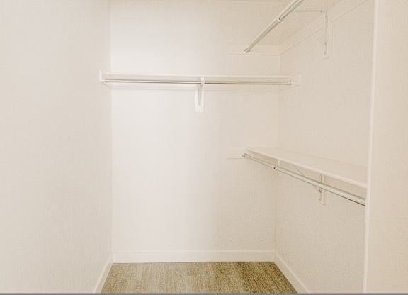 Luxury 1 Bed in Echo Park  with spacious closets