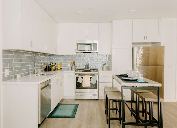 Luxury 1 Bed with designer kitchen
