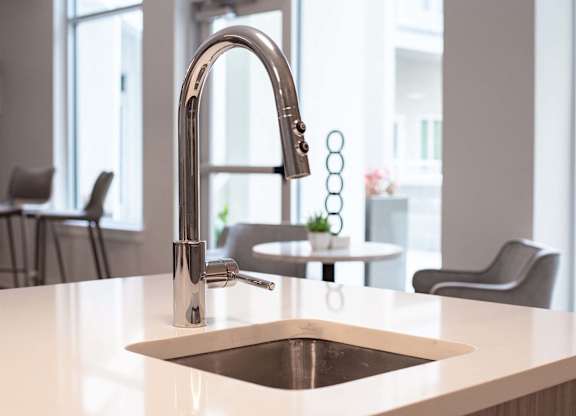 The resident lounge at Novi Rise is equipped with a full-service kitchen