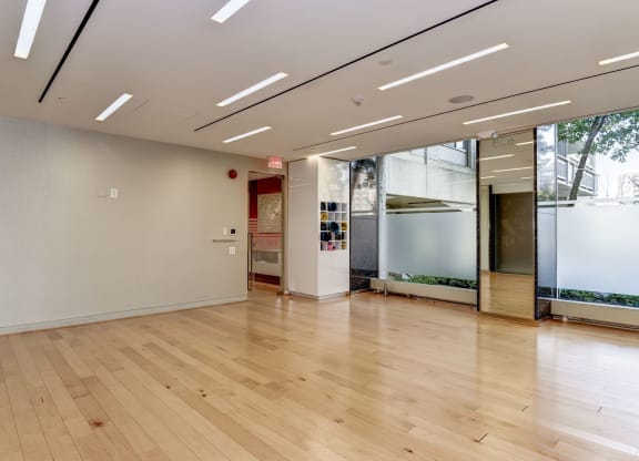 Spacious apartment rentals in Crystal City Arlington Virginia