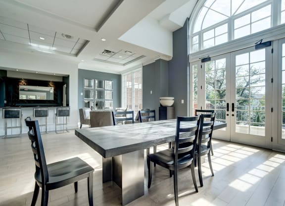 Luxury Apartment Rentals in National Landing Arlington VA