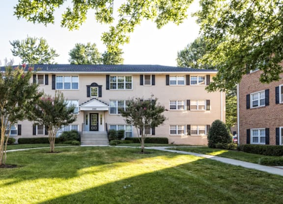 Luxury Best Apartment Rentals in National Landing Arlington VA