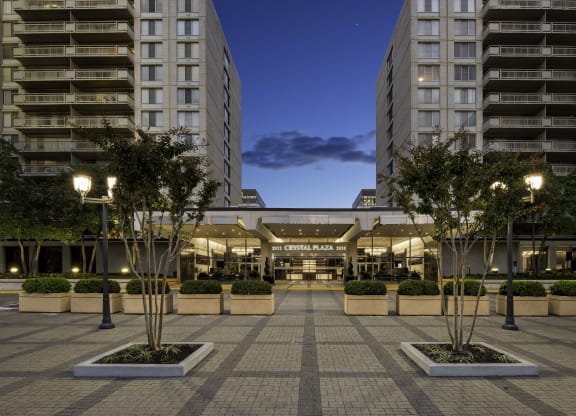Spacious apartment rentals in Crystal City Arlington Virginia