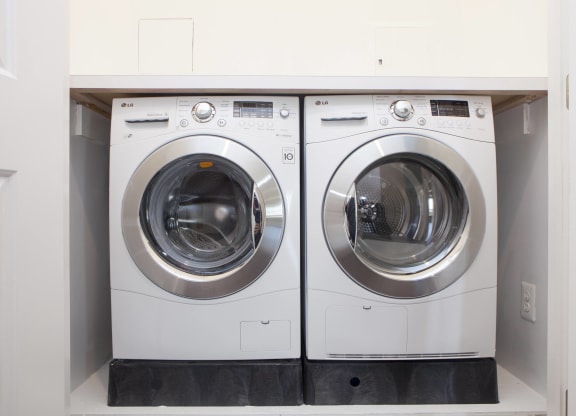 Renovated Apartment Rentals in Crystal City Arlington VA