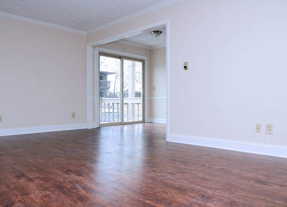 East Lansing 2 bed townhouse w/Washer & Dryer