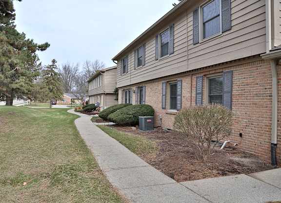 REMODELED Townhouse 1375