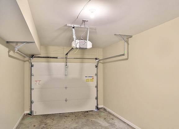 REMODELED Townhouse 1375 - Available for Immediate Move-in