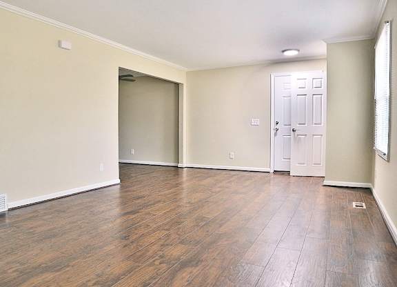 REMODELED Townhouse 1375 - Available for Immediate Move-in