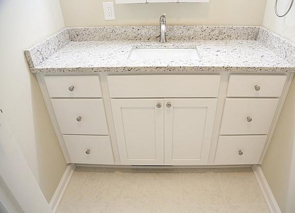 East Lansing REMODELED Townhouse 1375 - Available for Immediate Move-in