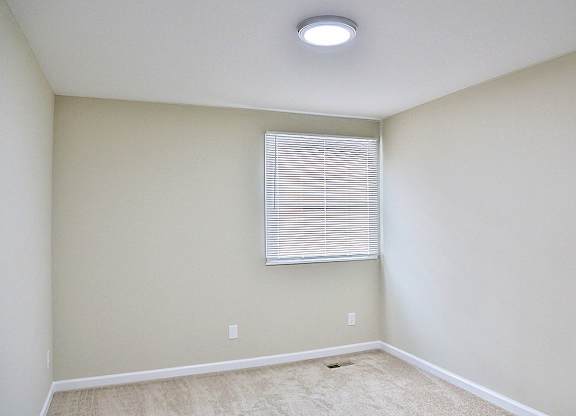 REMODELED Townhouse 1375 - Available for Immediate Move-in