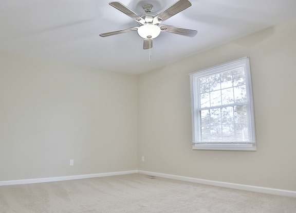 REMODELED Townhouse 1375 - Available for Immediate Move-in