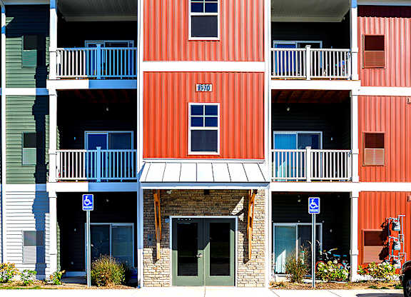 Exterior View of Central Park Apartments in Greenville Michigan