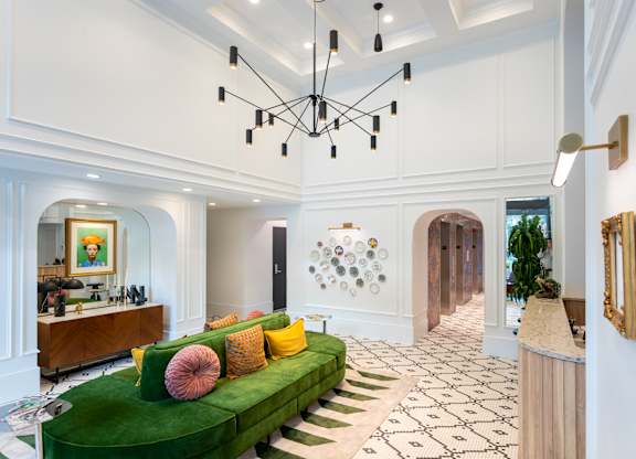 Neighbour - Lobby
