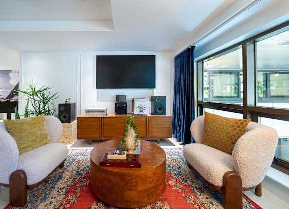 Neighbour - Rec Room
