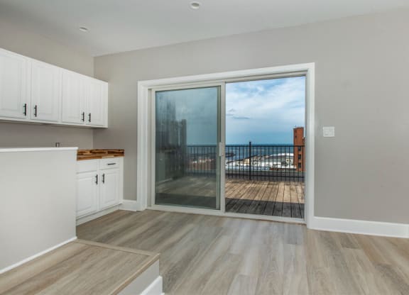 Apartment with lake view in Cleveland