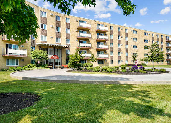 Surfside Towers in Eastlake