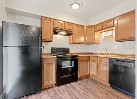 Kitchen Appliances at Commons At Waters Edge, Ohio