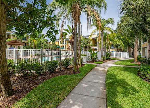 Walking Paths at Belleair Apartments in Clearwater FL