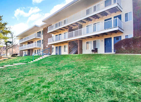 Lush Green Outdoors at Autumn Woods, Bladensburg, 20710