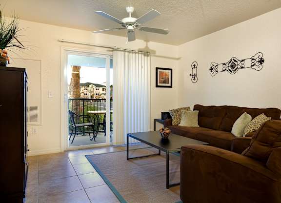 Spacious Living Areas at Laurel Oaks Affordable Apartments in Leesburg FL