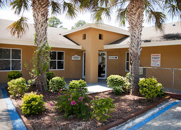 Exterior at Mira Verde Affordable Apartments in LaBelle FL