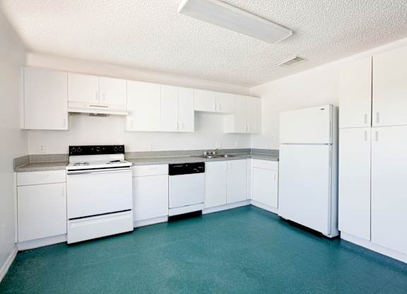 Kitchen at Mira Verde Affordable Apartments in LaBelle FL
