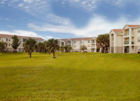 Green Space at College Park Apartments in Naples FL