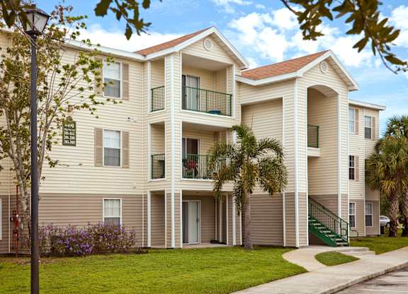 College Park Apartments in Naples FL