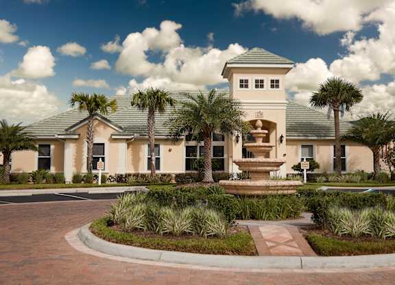 Laurel Oaks Affordable Apartments in Leesburg FL