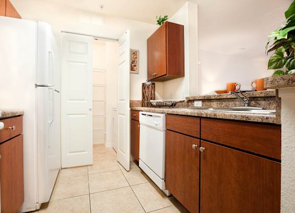 Fully Equipped Kitchens at Laurel Oaks Affordable Apartments in Leesburg FL