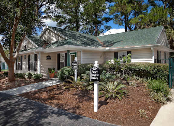 Leasing Office at Santa Fe Oaks Apartments Gainsville, FL