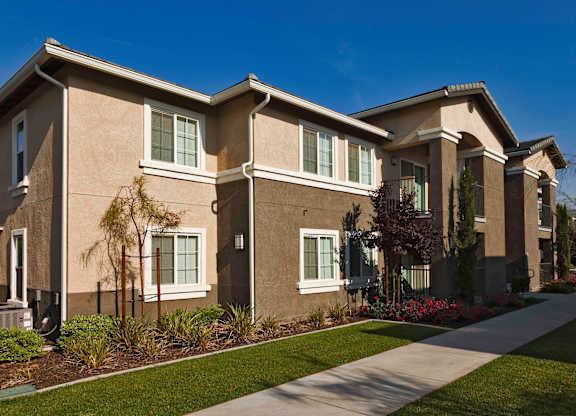 Exterior at Valley Oaks Affordable Apartments in Tulare CA