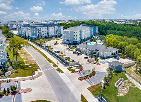 Exterior of Carson Crossing Apartments in Southeast Austin TX
