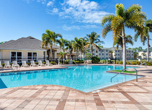 Swimming Pool at Summer Lakes Affordable Apartments in Naples FL
