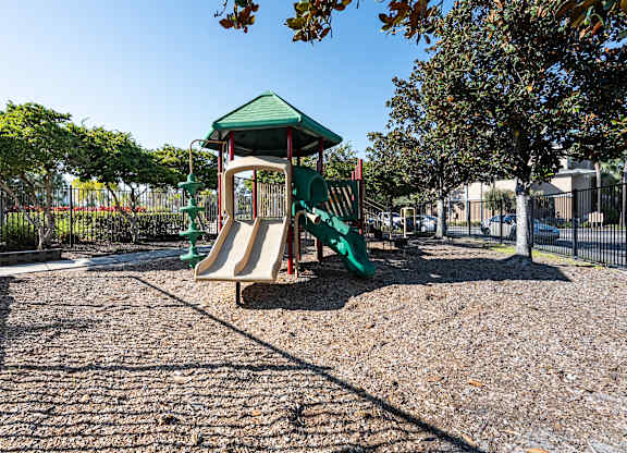 Apartments with a Playground at Meridian Pointe Affordable Apartments in Tampa FL
